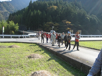 山林へ移動