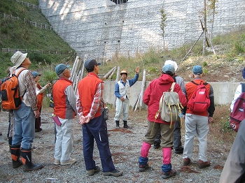 山林へ移動