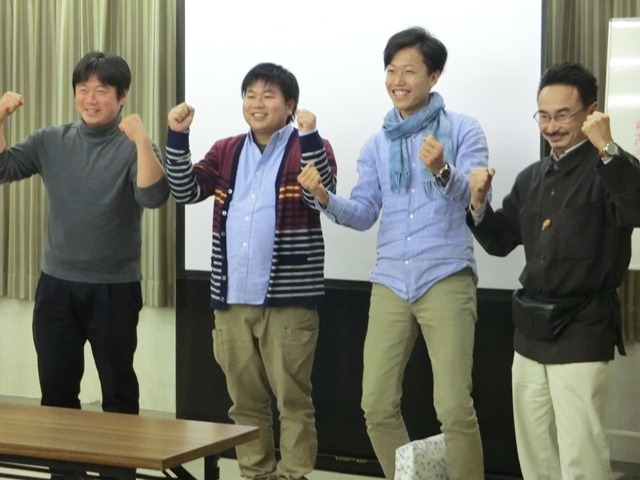 受賞者による開墾モリモリ！（右から曽根原さん、近藤さん、中辻さん、西村さん）