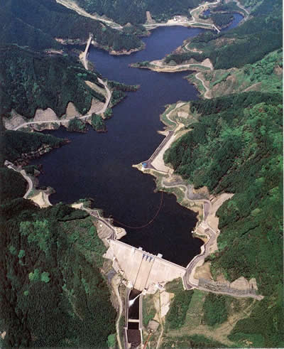 安濃ダムの航空写真