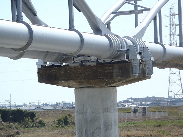 鈴鹿川第2水管橋耐震補強工事（平成25年3月撮影）