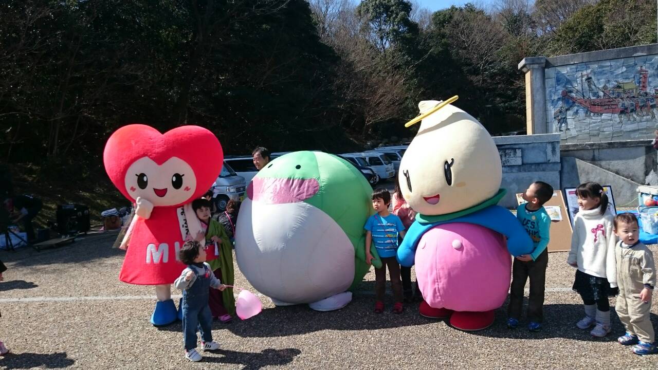 日永梅まつりでゼロ吉くん、う～まちゃんと一緒に