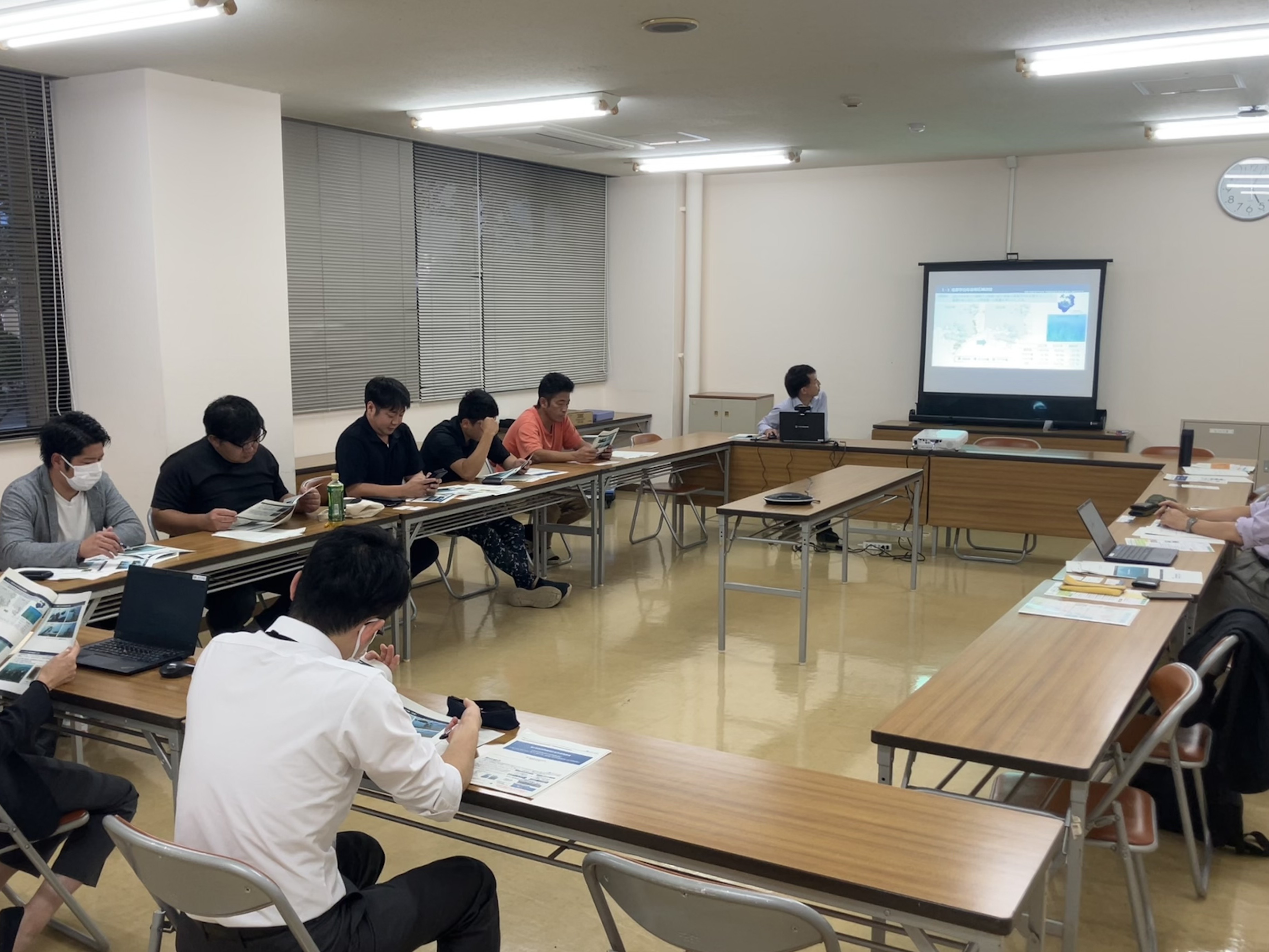 岡研究員の講義