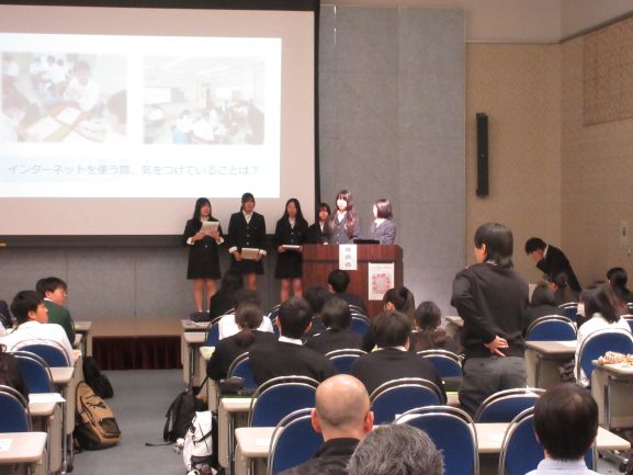 尾鷲高校　取組発表の様子